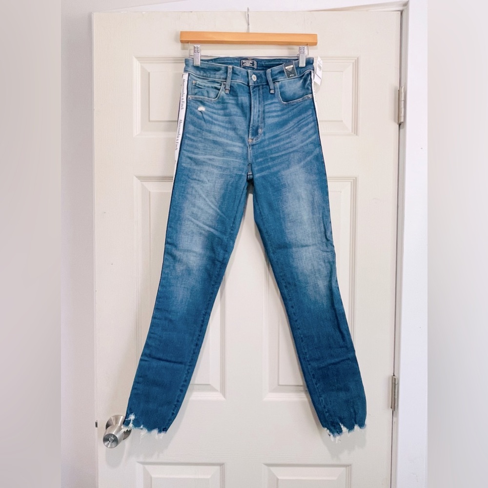 NWT Abercrombie High Rise Skinny Simone Jeans